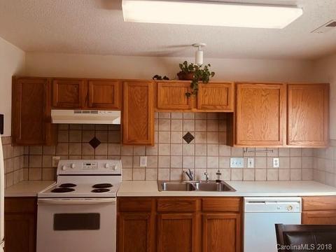 2527 Thames Ct, Lancaster, SC 29720 photo 4