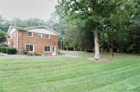 702 2nd Avenue Ne Pl NE, Conover, NC 28613 photo 4
