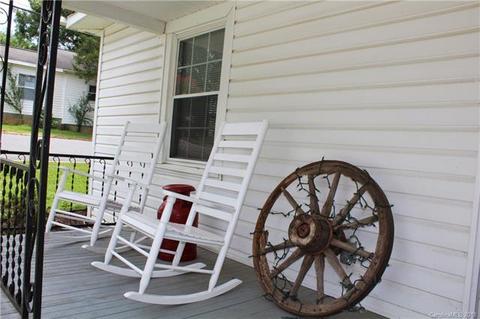 201 Forest St, Clover, SC 29710 photo 5