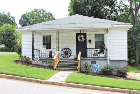 201 Forest St, Clover, SC 29710 photo 1