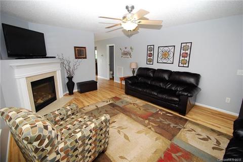 910 River Trail Rd, Lowell, NC 28098 photo 3