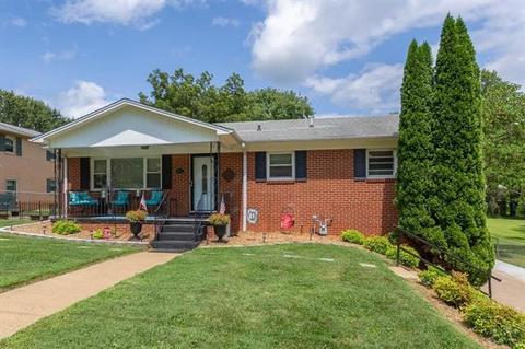 113 Pine St, Morganton, NC 28655 photo 2