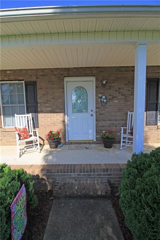 4943 Stone Dr, Conover, NC 28613 photo 2