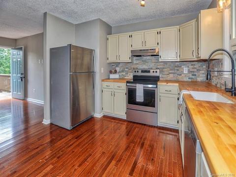 25 Heather Ct, Clyde, NC 28721 photo 8