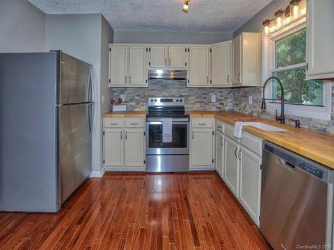 25 Heather Ct, Clyde, NC 28721 photo 10