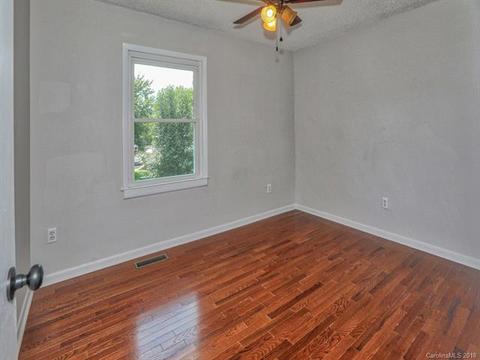 25 Heather Ct, Clyde, NC 28721 photo 17