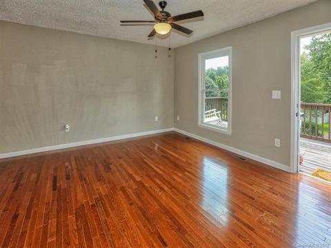 25 Heather Ct, Clyde, NC 28721 photo 12