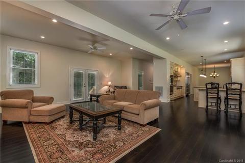 641 Laurel Heights Ln, Tryon, NC 28782 photo 3