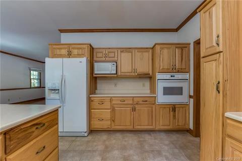 661 Henderson Rd, Tryon, NC 28782 photo 11