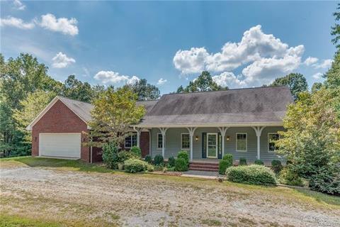 661 Henderson Rd, Tryon, NC 28782 photo 1