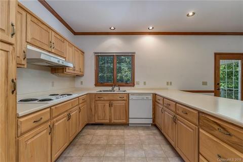 661 Henderson Rd, Tryon, NC 28782 photo 10
