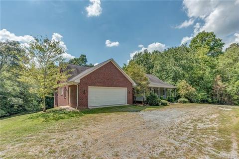 661 Henderson Rd, Tryon, NC 28782 photo 4