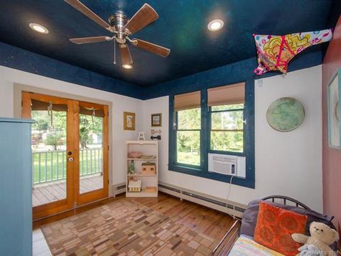 37 Willow St, Clyde, NC 28721 photo 9