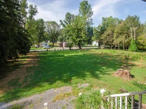 37 Willow St, Clyde, NC 28721 photo 3