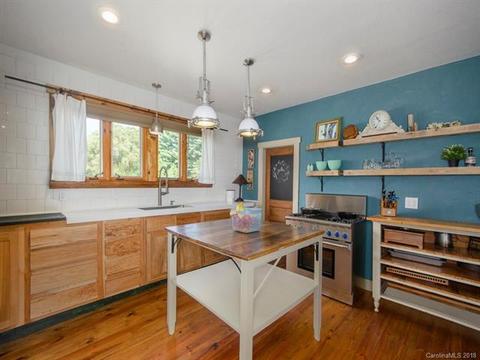 37 Willow St, Clyde, NC 28721 photo 8