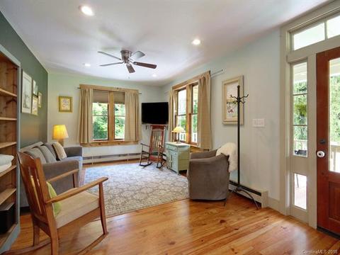 37 Willow St, Clyde, NC 28721 photo 4