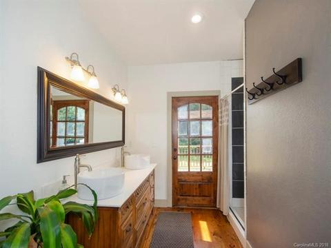37 Willow St, Clyde, NC 28721 photo 12