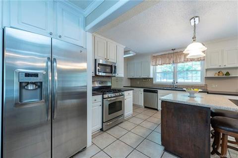 1010 Meadow Dr, Lancaster, SC 29720 photo 10