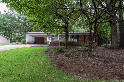 1010 Meadow Dr, Lancaster, SC 29720 photo 2