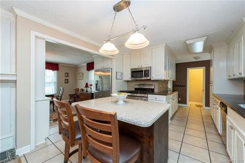 1010 Meadow Dr, Lancaster, SC 29720 photo 9
