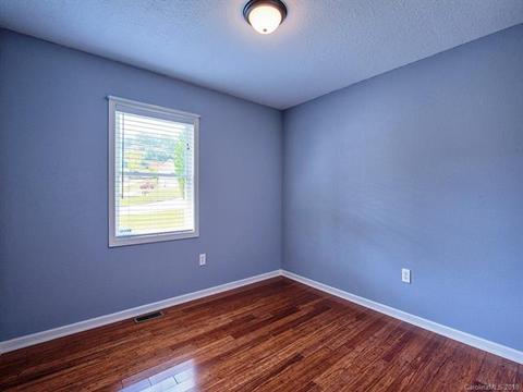 54 Barefoot Rdg, Clyde, NC 28721 photo 18