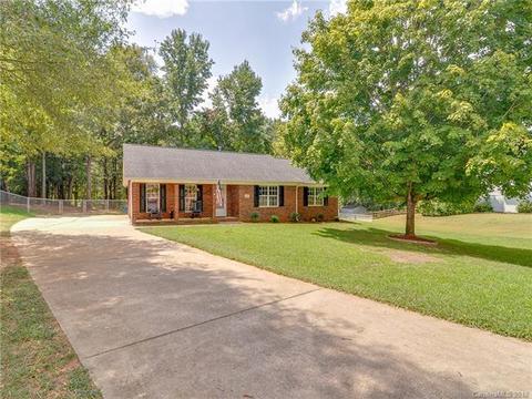 2802 Foxworth Dr, Monroe, NC 28110 photo 2