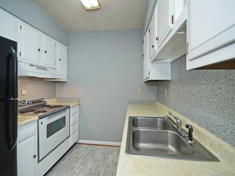 34 Pine Tree Dr, Candler, NC 28715 photo 5