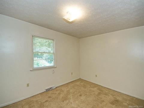 34 Pine Tree Dr, Candler, NC 28715 photo 6
