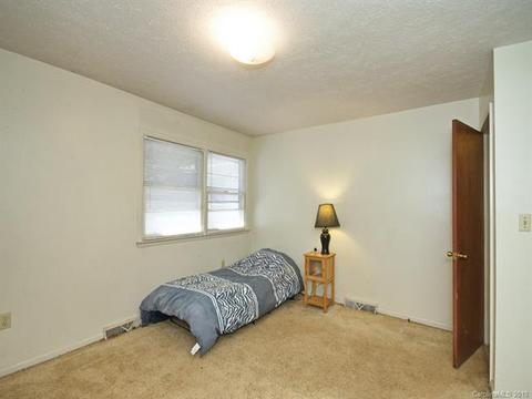 34 Pine Tree Dr, Candler, NC 28715 photo 7