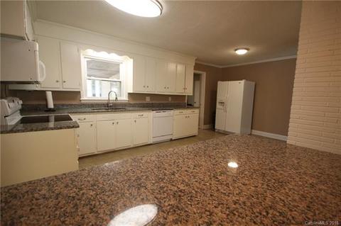 111 E Buckoak St, Stanley, NC 28164 photo 4