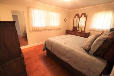 111 E Buckoak St, Stanley, NC 28164 photo 8
