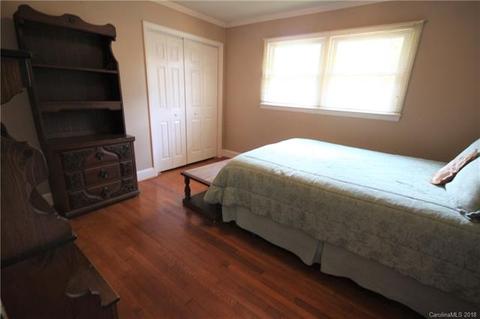 111 E Buckoak St, Stanley, NC 28164 photo 5