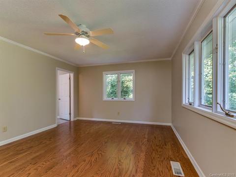 35 Paddock Ln, Tryon, NC 28782 photo 6