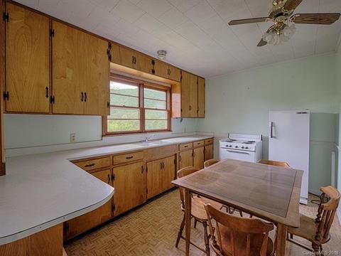 736 Roy Tritt Rd, Cullowhee, NC 28723 photo 4