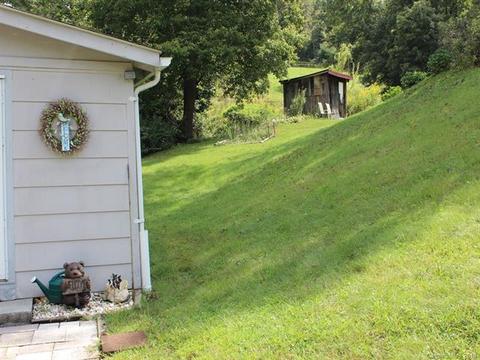 205 Hemlock Rd, Spruce Pine, NC 28777 photo 5