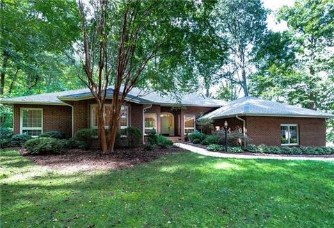 4090 Golf Dr, Conover, NC 28613 photo 1