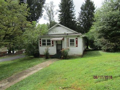 722 E D St, Newton, NC 28658 photo 6