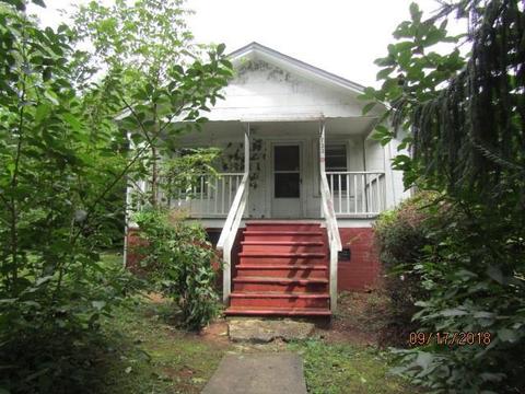 722 E D St, Newton, NC 28658 photo 1