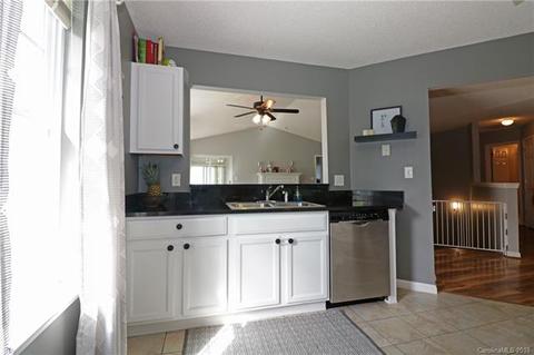 69 E Danbury Ln, Brevard, NC 28712 photo 8