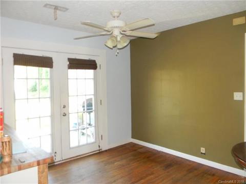 70 Circle Dr, Marion, NC 28752 photo 10