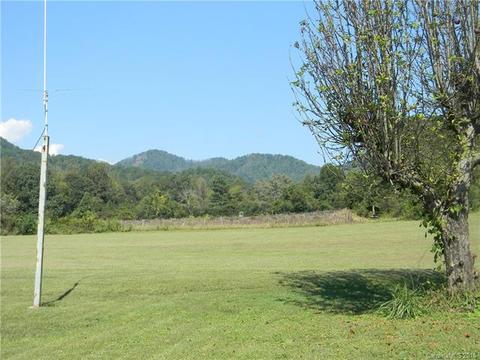 70 Circle Dr, Marion, NC 28752 photo 5