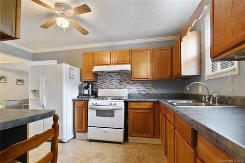 111 10th St, Spencer, NC 28159 photo 4