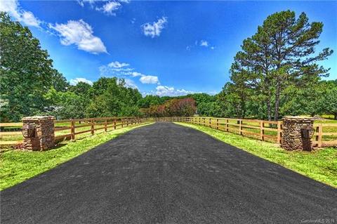 20504 Avoca Ln, Davidson, NC 28036 photo 4