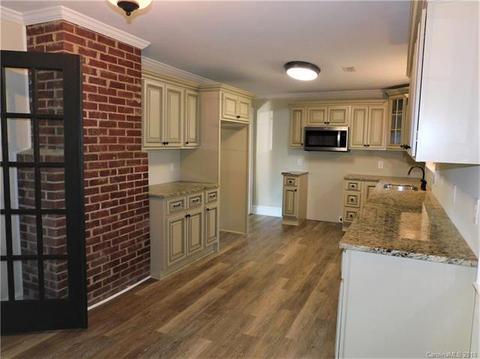 207 W 9th St, Oakboro, NC 28129 photo 8