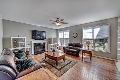809 Brookdale Ln, Stanley, NC 28164 photo 6
