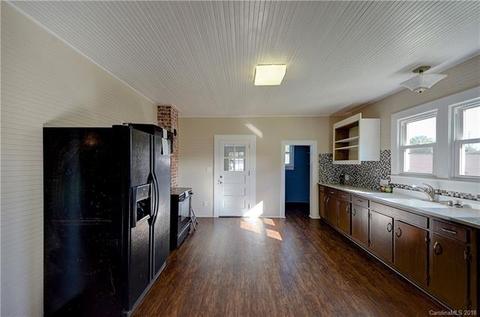 676 W Brooklyn Ave, Lancaster, SC 29720 photo 9