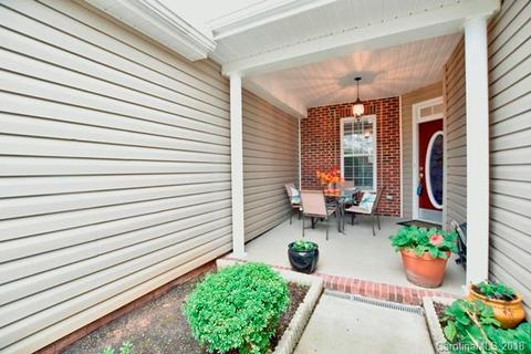 298 Garnet Ct, Fort Mill, SC 29708 photo 2