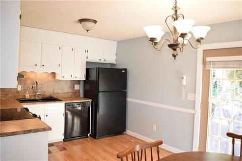 4669 Queens Rd, Hickory, NC 28602 photo 5