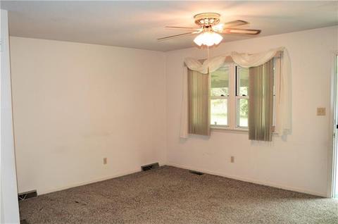 1302 13th Ave, Conover, NC 28613 photo 2