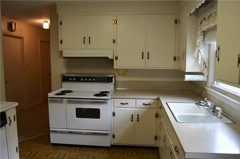 1302 13th Ave, Conover, NC 28613 photo 7